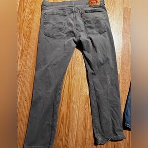 Men’s Levi’s 30/36, Women’s Miss Me Capreas 28, Women’s Forever Young Jacket XL